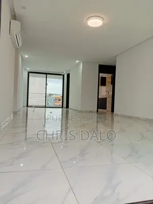 2chbre Appartement dans Achy, Cocody à Louer