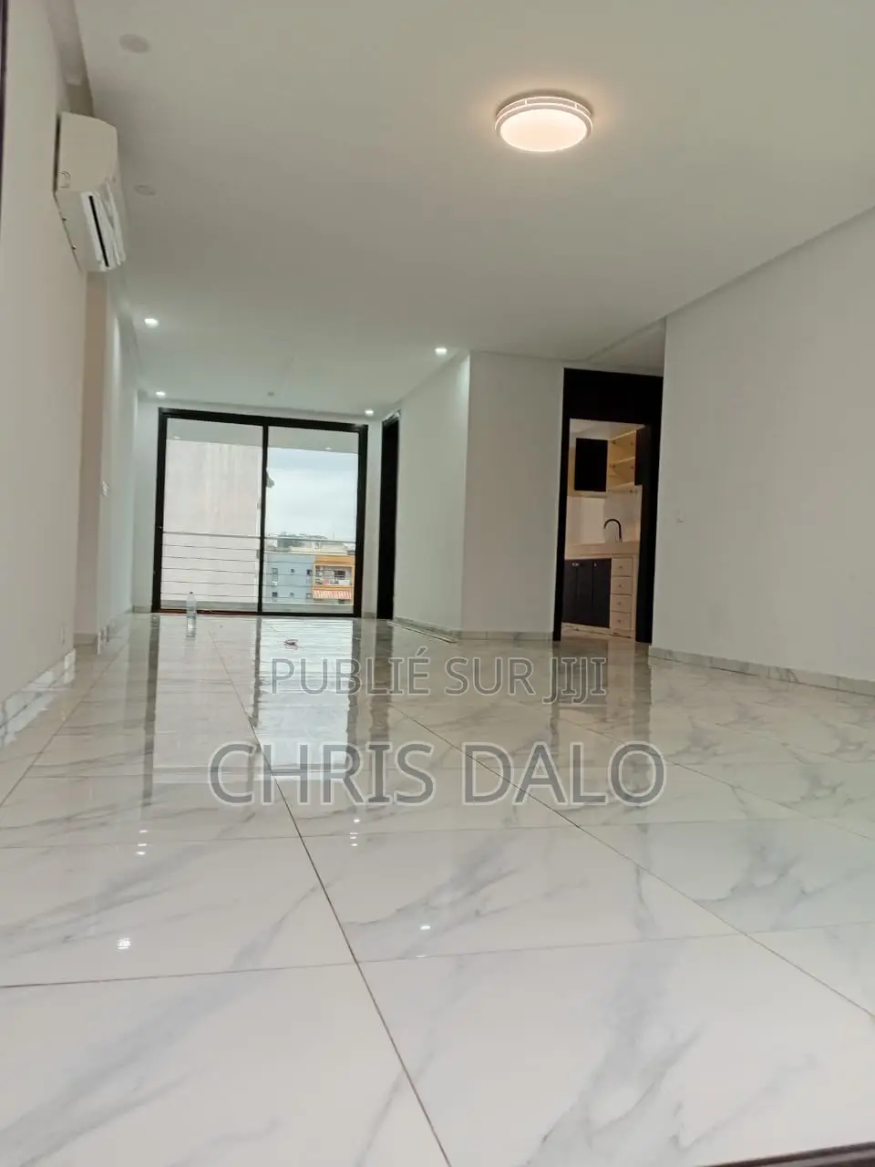2chbre Appartement dans Achy, Cocody à Louer