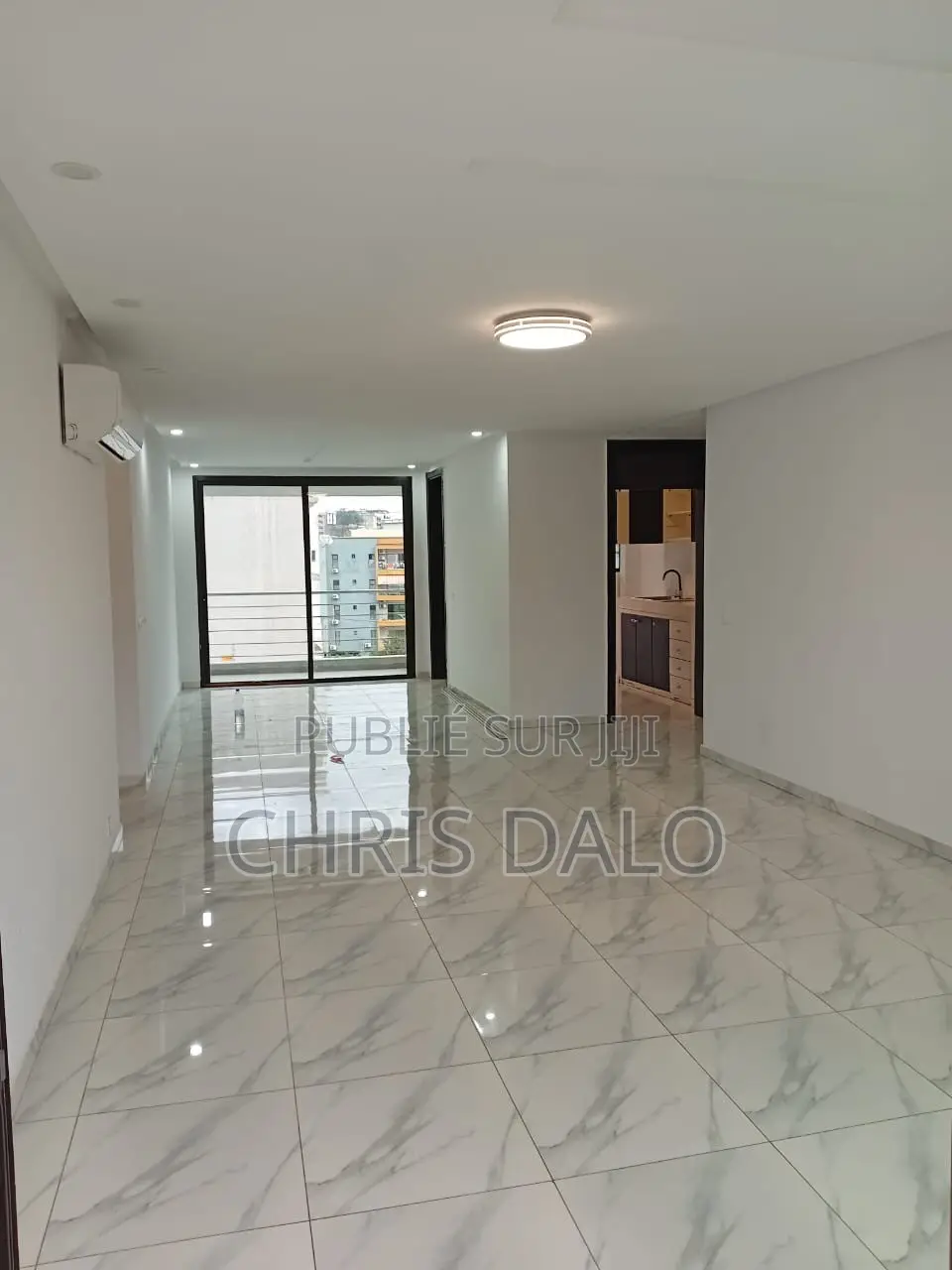 2chbre Appartement dans Achy, Cocody à Louer