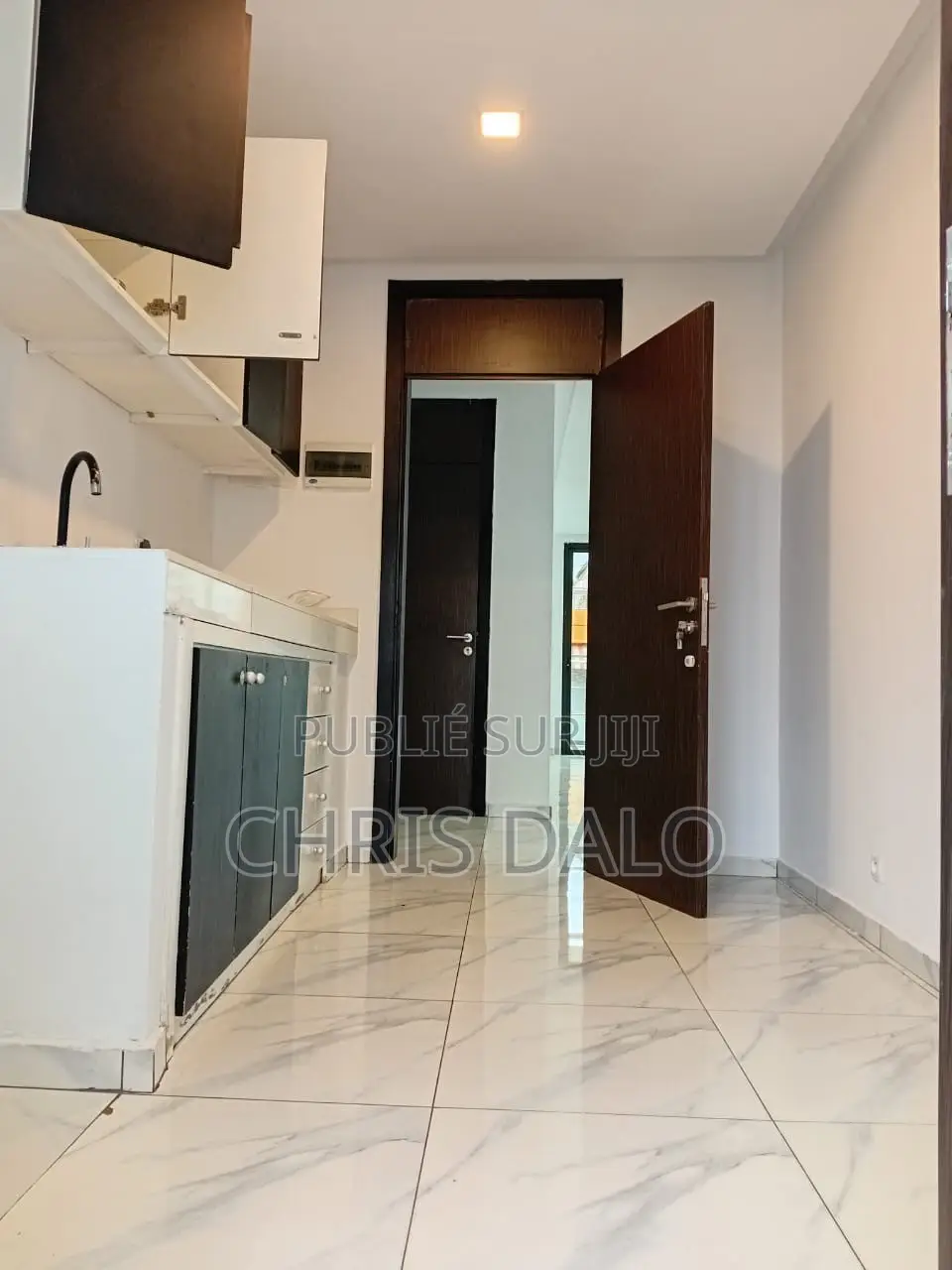 2chbre Appartement dans Achy, Cocody à Louer