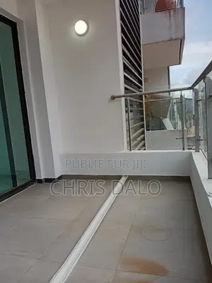 2chbre Appartement dans Achy, Cocody à Louer