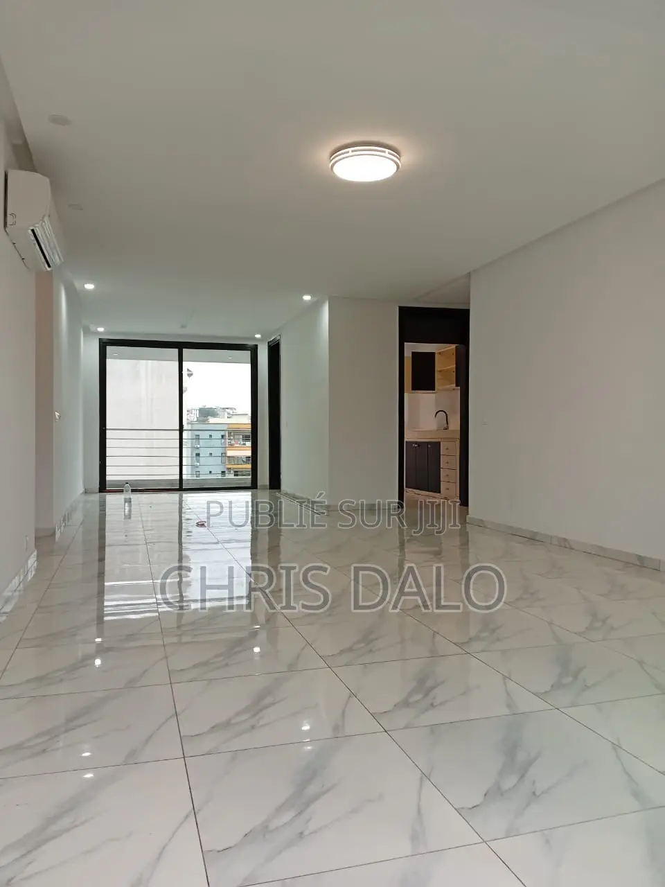 2chbre Appartement dans Achy, Cocody à Louer