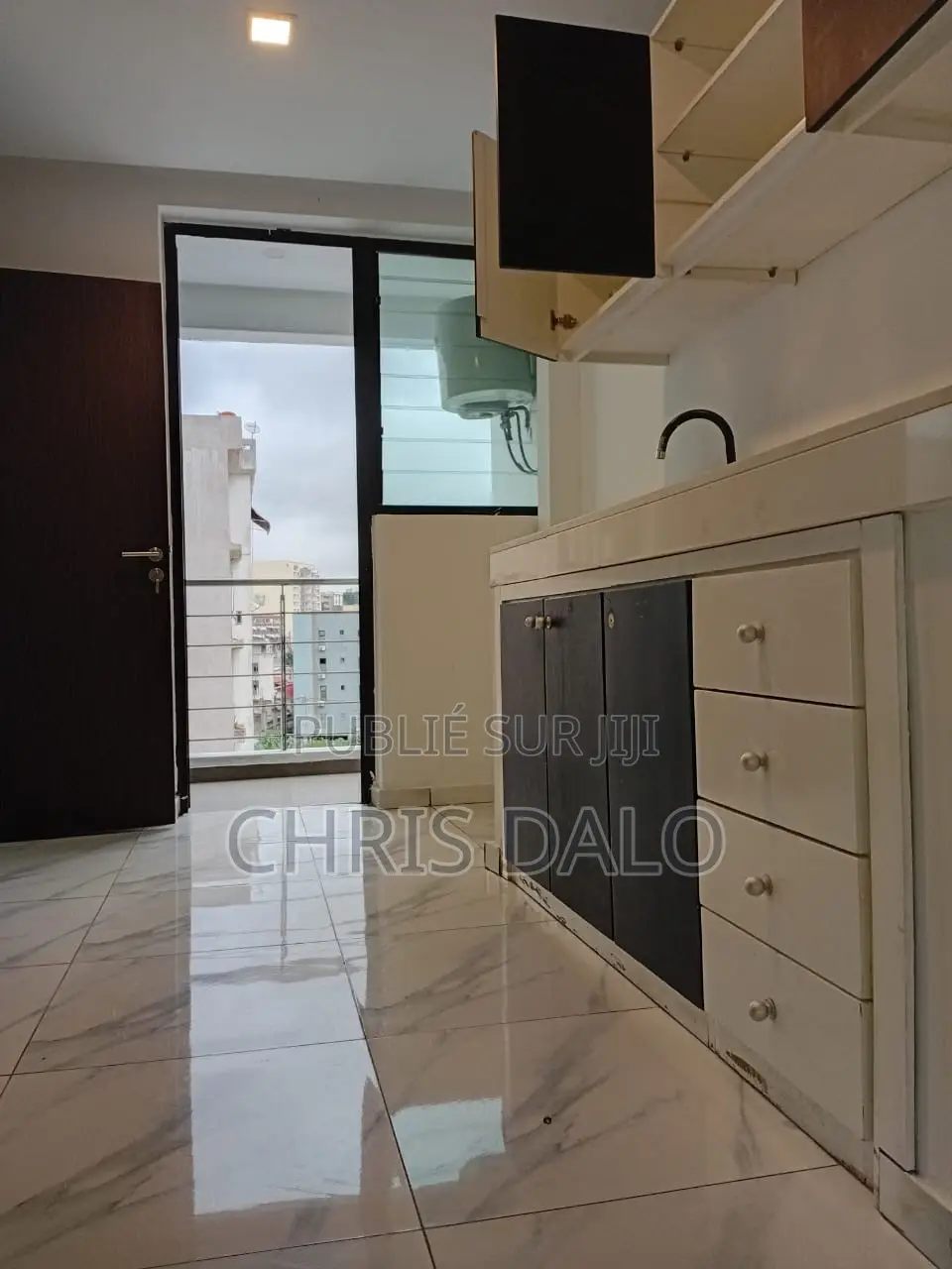 2chbre Appartement dans Achy, Cocody à Louer