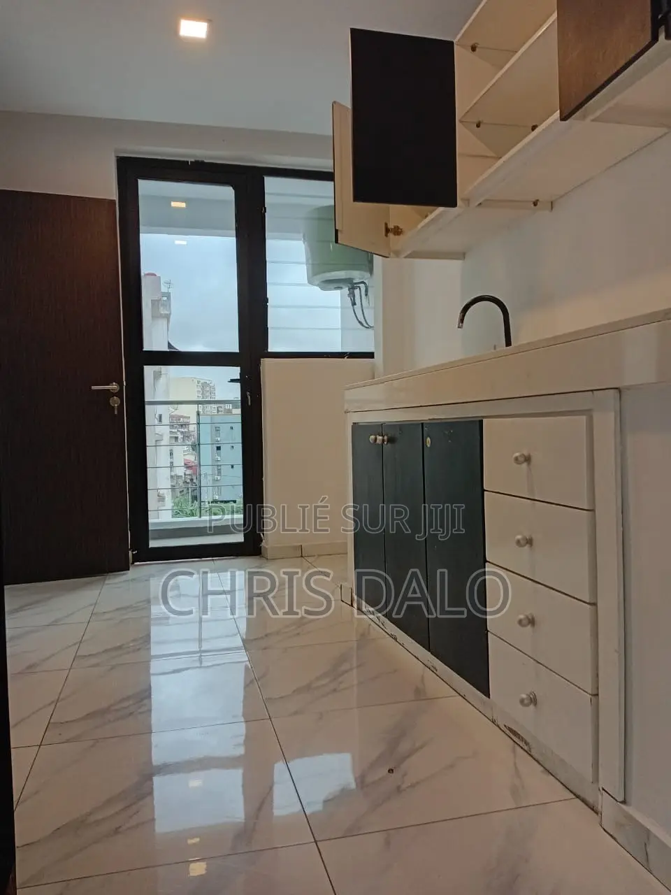 2chbre Appartement dans Achy, Cocody à Louer