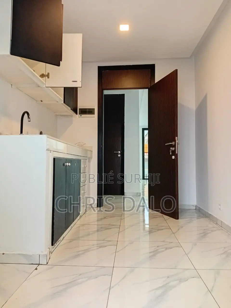 2chbre Appartement dans Achy, Cocody à Louer