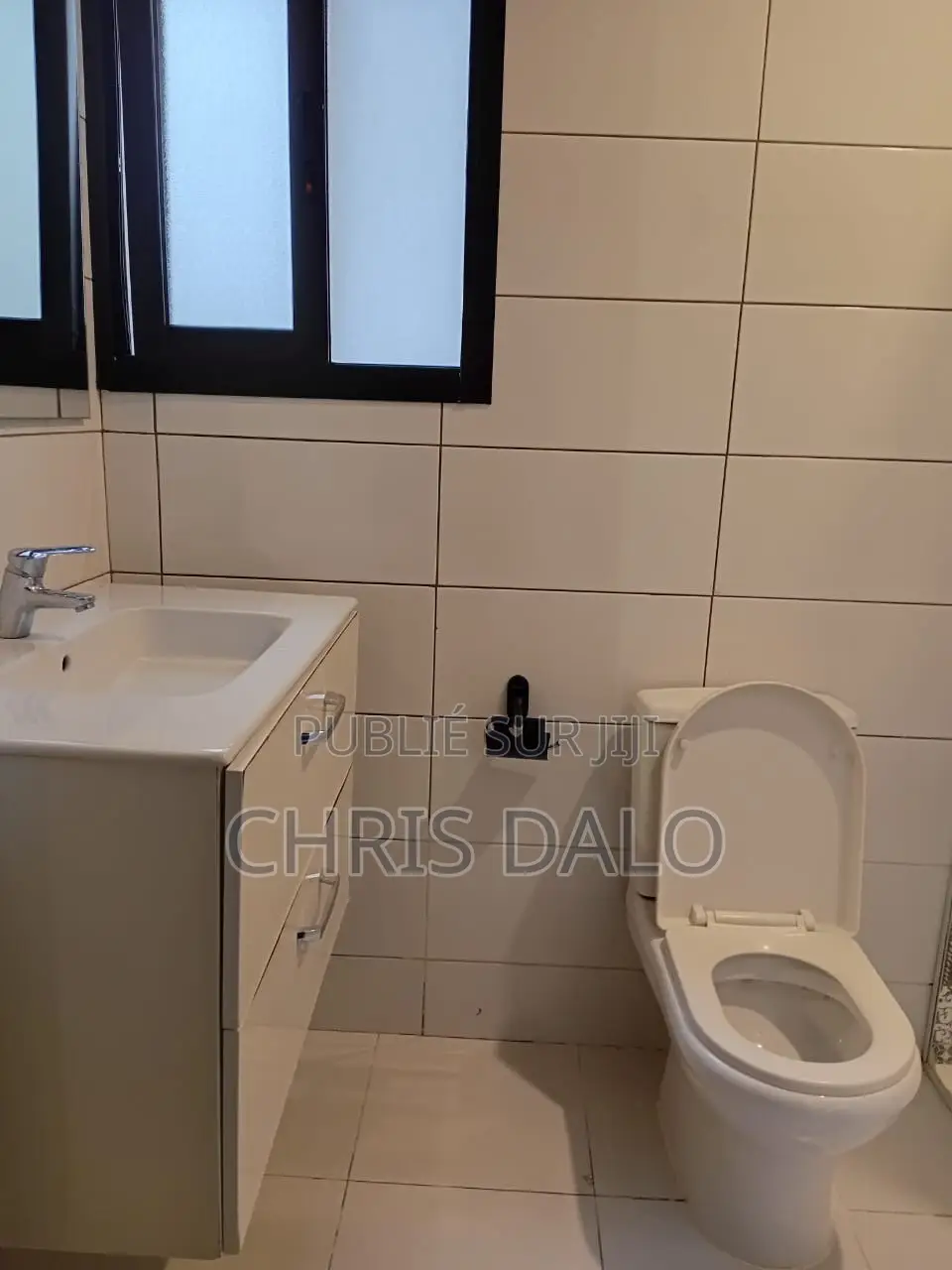 2chbre Appartement dans Achy, Cocody à Louer