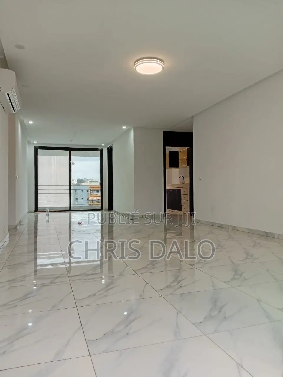 2chbre Appartement dans Achy, Cocody à Louer
