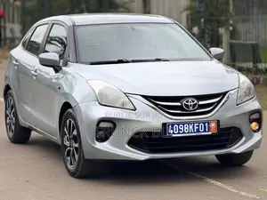 Toyota Starlet 2020 Gris