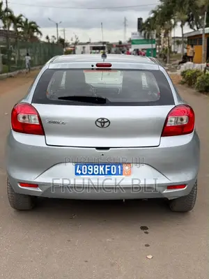 Toyota Starlet 2020 Gris