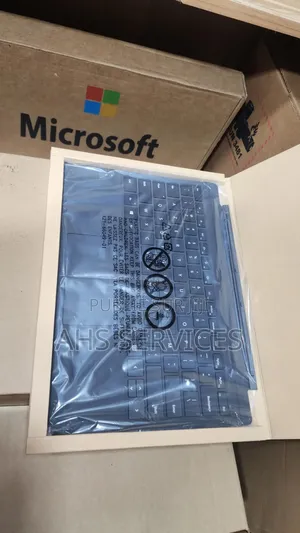 Nouveau Microsoft Surface Pro 7+ 16GB Intel Core i7 SSD 256GB