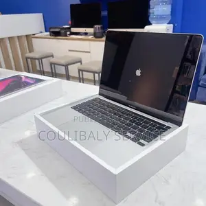 Nouveau Apple MacBook Pro 2019 32GB Intel Core i5 eMMC 512GB