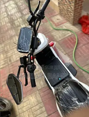 Nouveau Yamaha Crux 2026 Gris