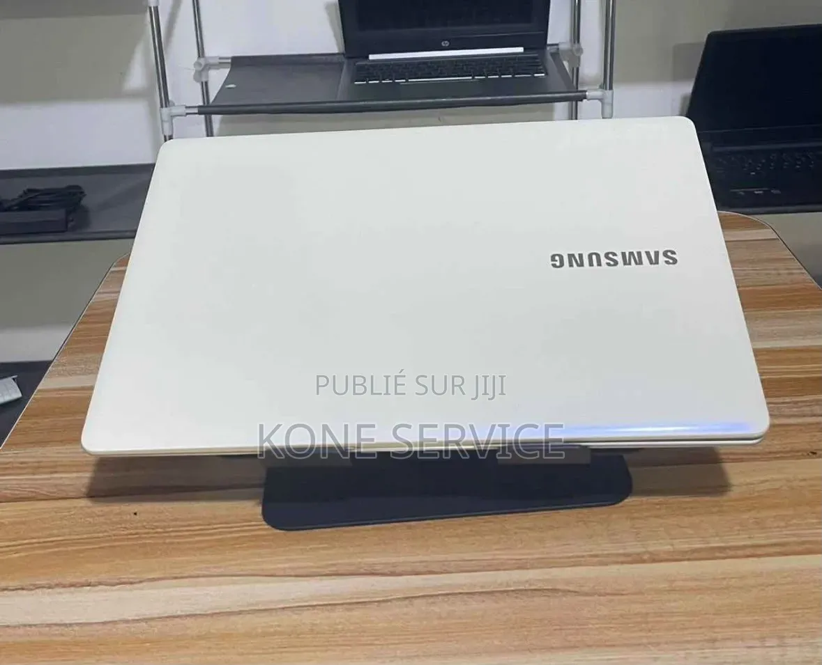 Nouveau Samsung AiO 24 64GB Intel Core i9 HDD 512GB