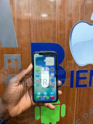 Apple iPhone 11 64 GB Noir