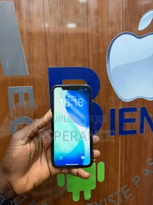 Apple iPhone 11 64 GB Noir