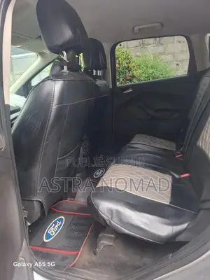 Ford Escape 2018 Gris