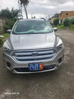 Ford Escape 2018 Gris