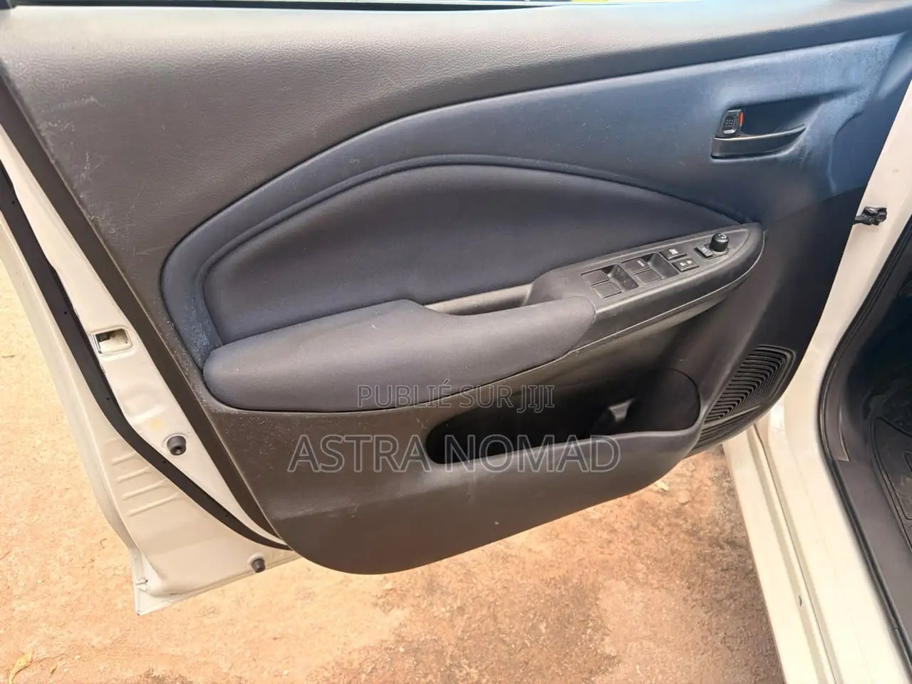Suzuki Baleno 2023 Beige