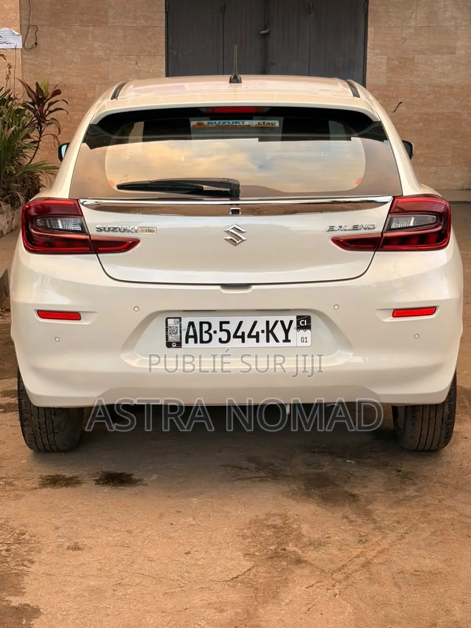 Suzuki Baleno 2023 Beige