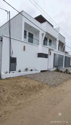 5chbre Duplex dans Cocody à Vendre