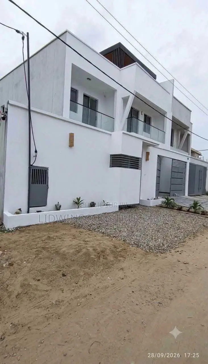 5chbre Duplex dans Cocody à Vendre