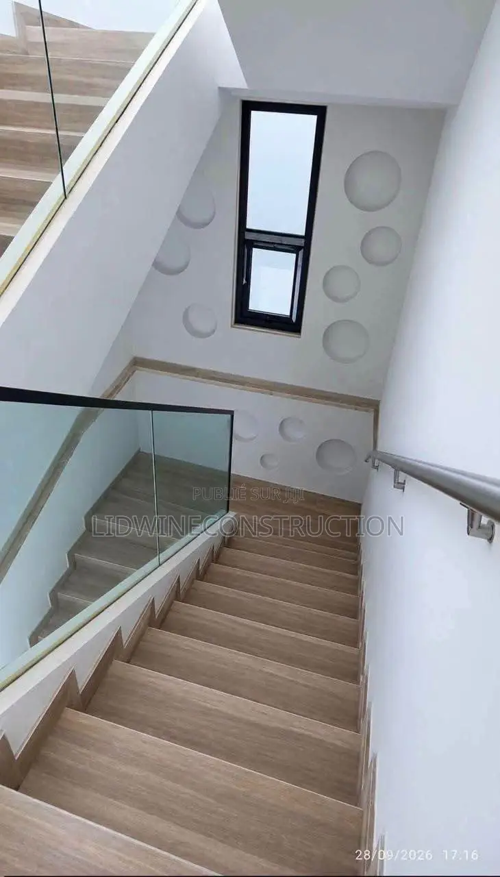5chbre Duplex dans Cocody à Vendre