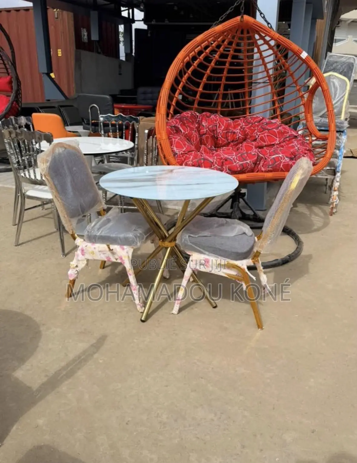 Table À Manger Plus 04 Chaises Importé
