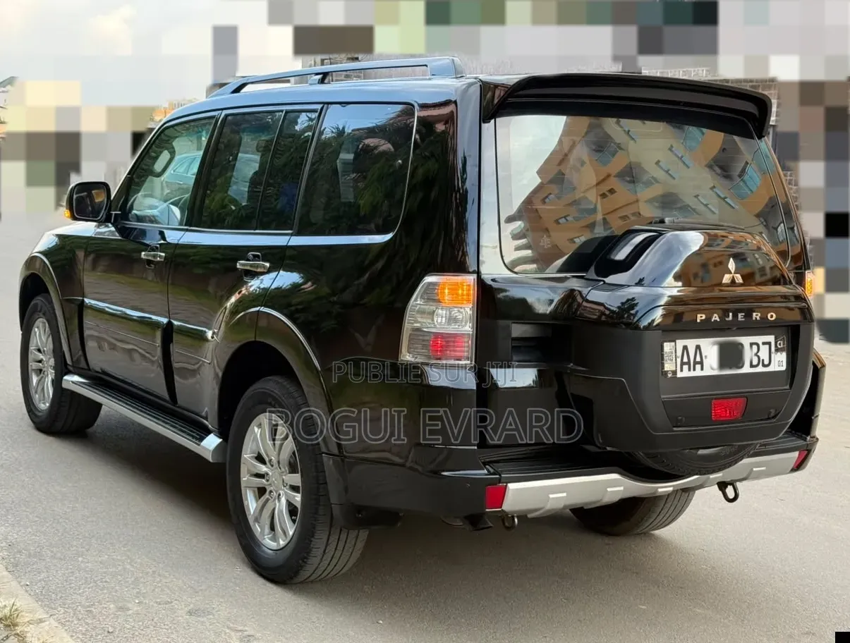 Mitsubishi Pajero 2024 Noir