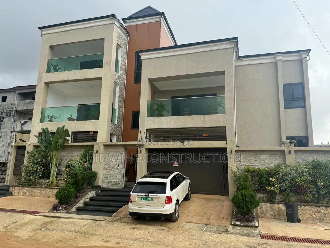 6chbre Duplex dans Cocody à Vendre