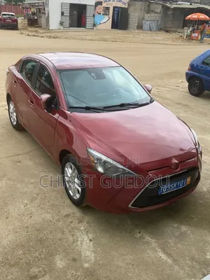 Toyota Yaris 2017 Rouge