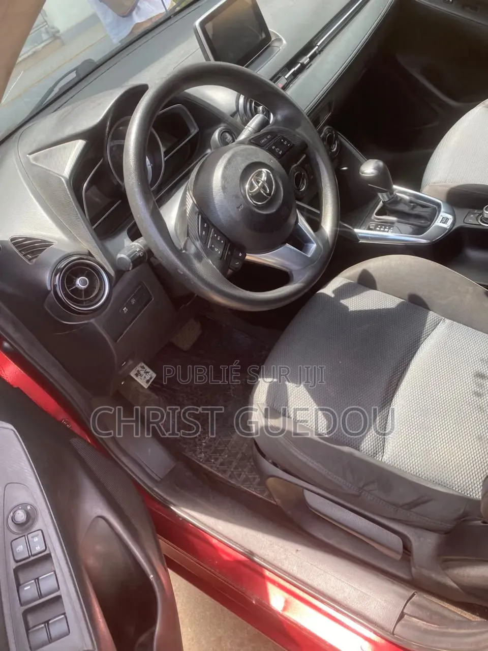 Toyota Yaris 2017 Rouge