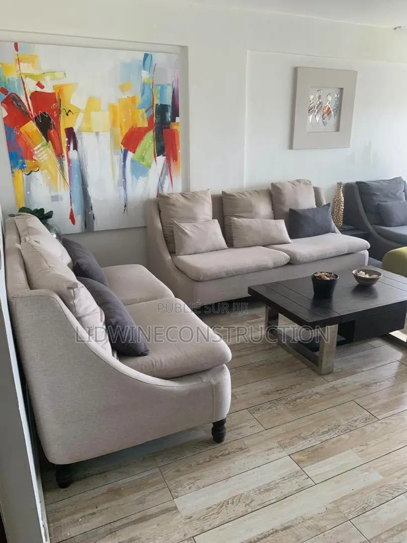 Meublé 3chbre Appartement dans Cocody à Louer