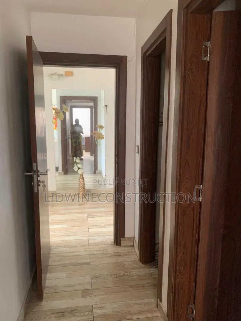 Meublé 3chbre Appartement dans Cocody à Louer