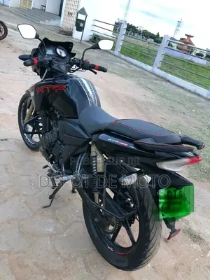 Nouveau TVS Apache 180 RTR 2025 Noir