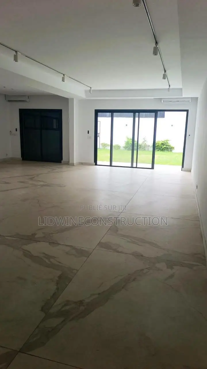 4chbre Appartement dans Cocody à Louer