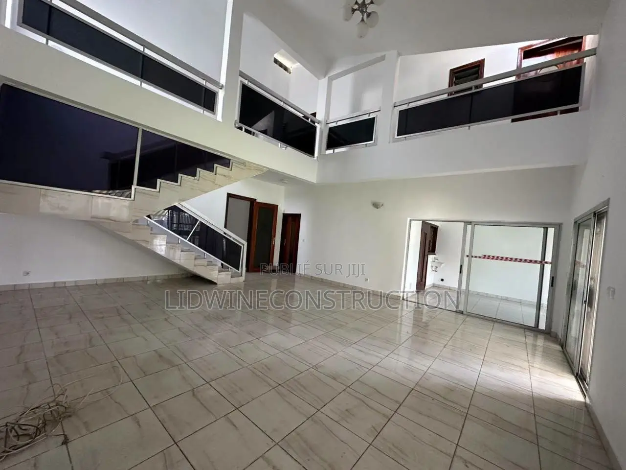 5chbre Duplex dans Cocody à Louer