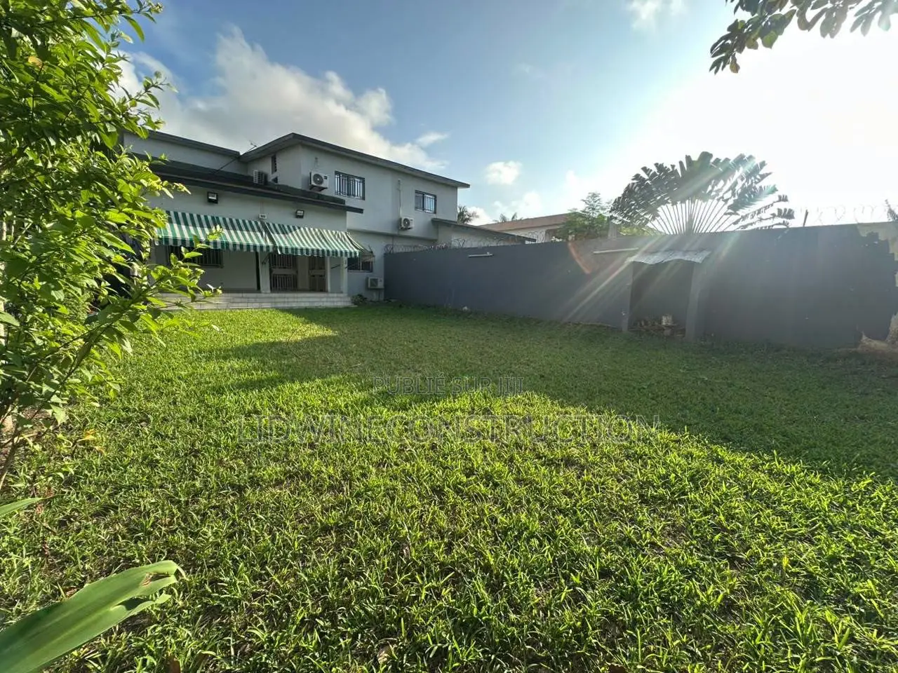5chbre Duplex dans Cocody à Louer