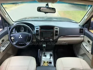 Mitsubishi Pajero 2022 Noir