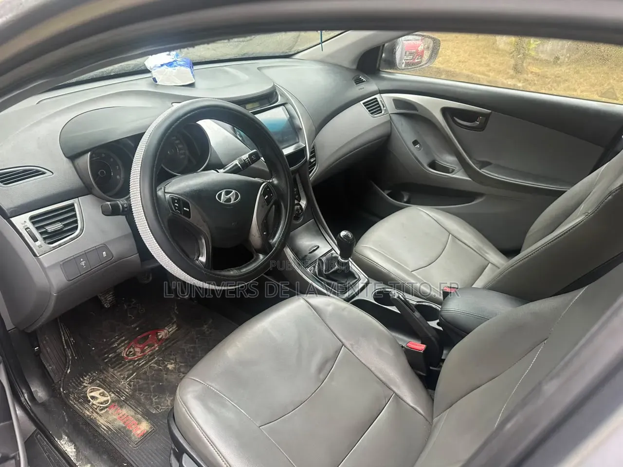 Hyundai Elantra Limited Sedan FWD (1.8L 4cyl 6A) 2013 Gris