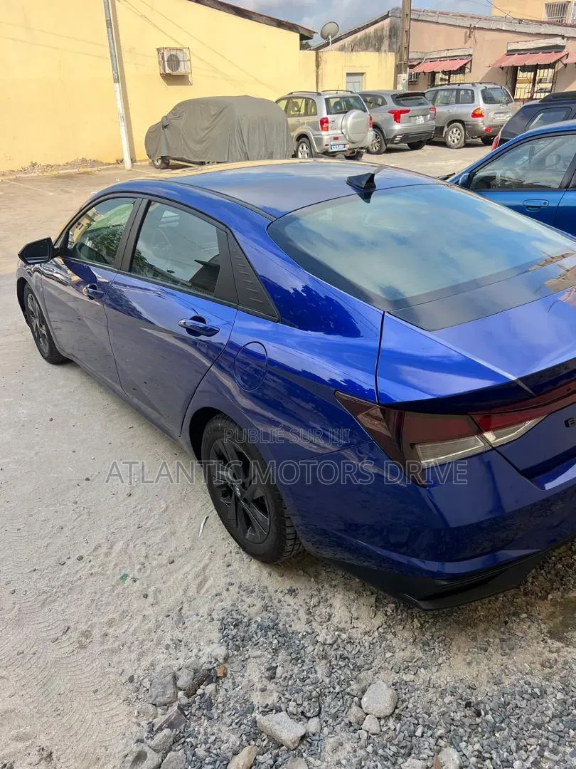 Hyundai Elantra 2021 Bleu