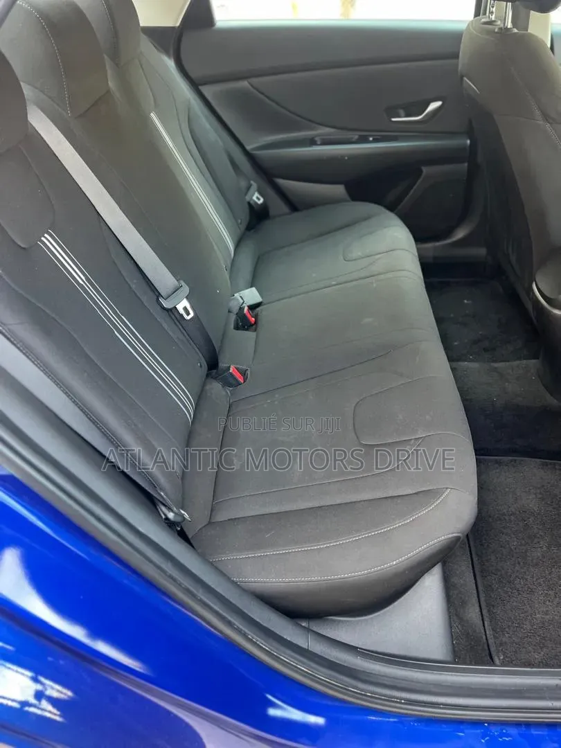 Hyundai Elantra 2021 Bleu