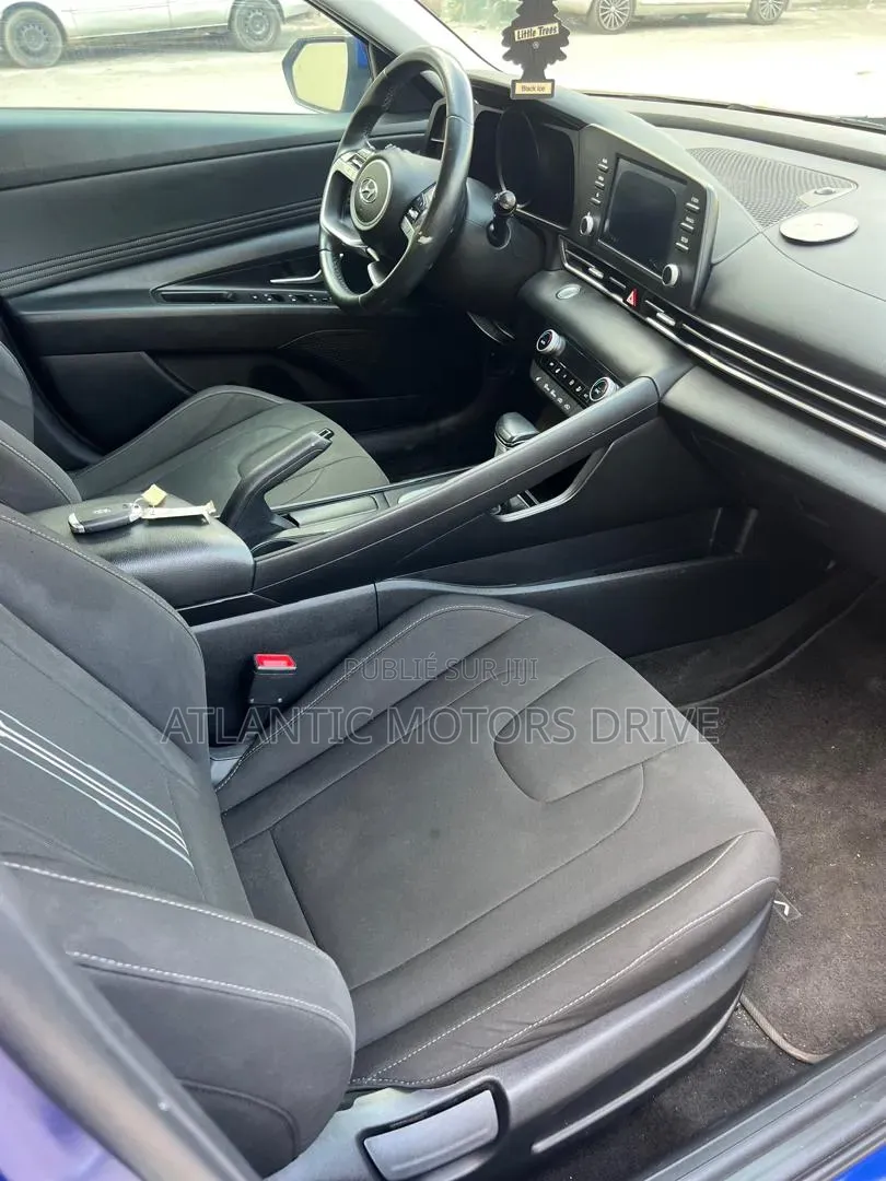 Hyundai Elantra 2021 Bleu
