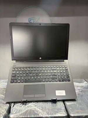 Nouveau Ordinateur portable HP 240 G6 4GB AMD A10 SSD 128GB