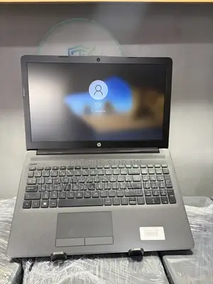 Nouveau Ordinateur portable HP 240 G6 4GB AMD A10 SSD 128GB