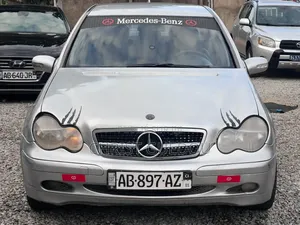 Mercedes-Benz C200 2012 Gris