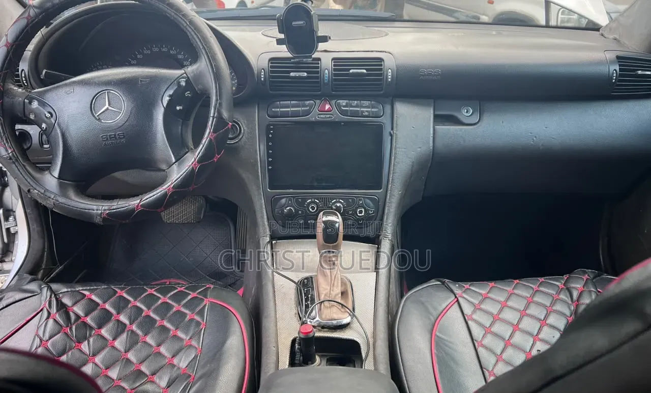 Mercedes-Benz C200 2012 Gris