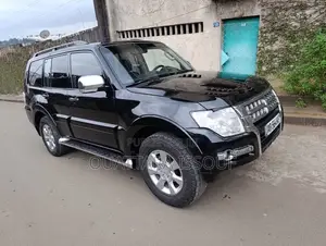 Mitsubishi Pajero 2024 Noir