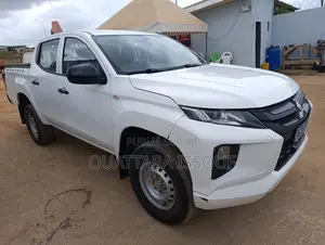 Mitsubishi L200 Double Cab 2.2 4WD 2021 Blanc
