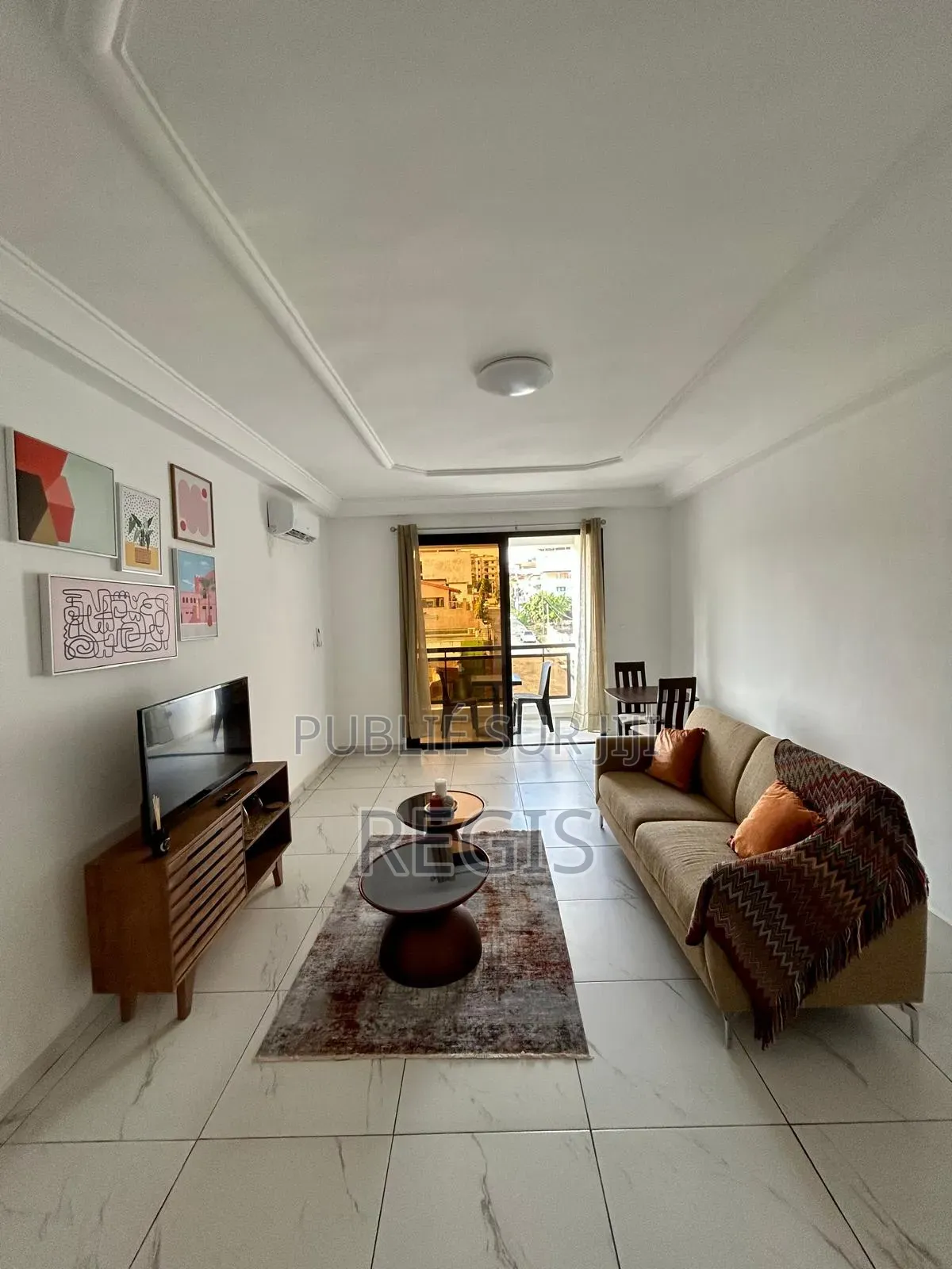Meublé 2chbre Appartement dans Regis, Cocody à Louer