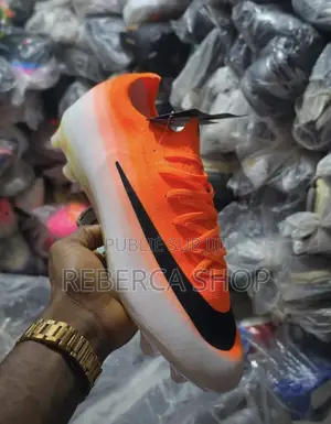 Crampons Nike
